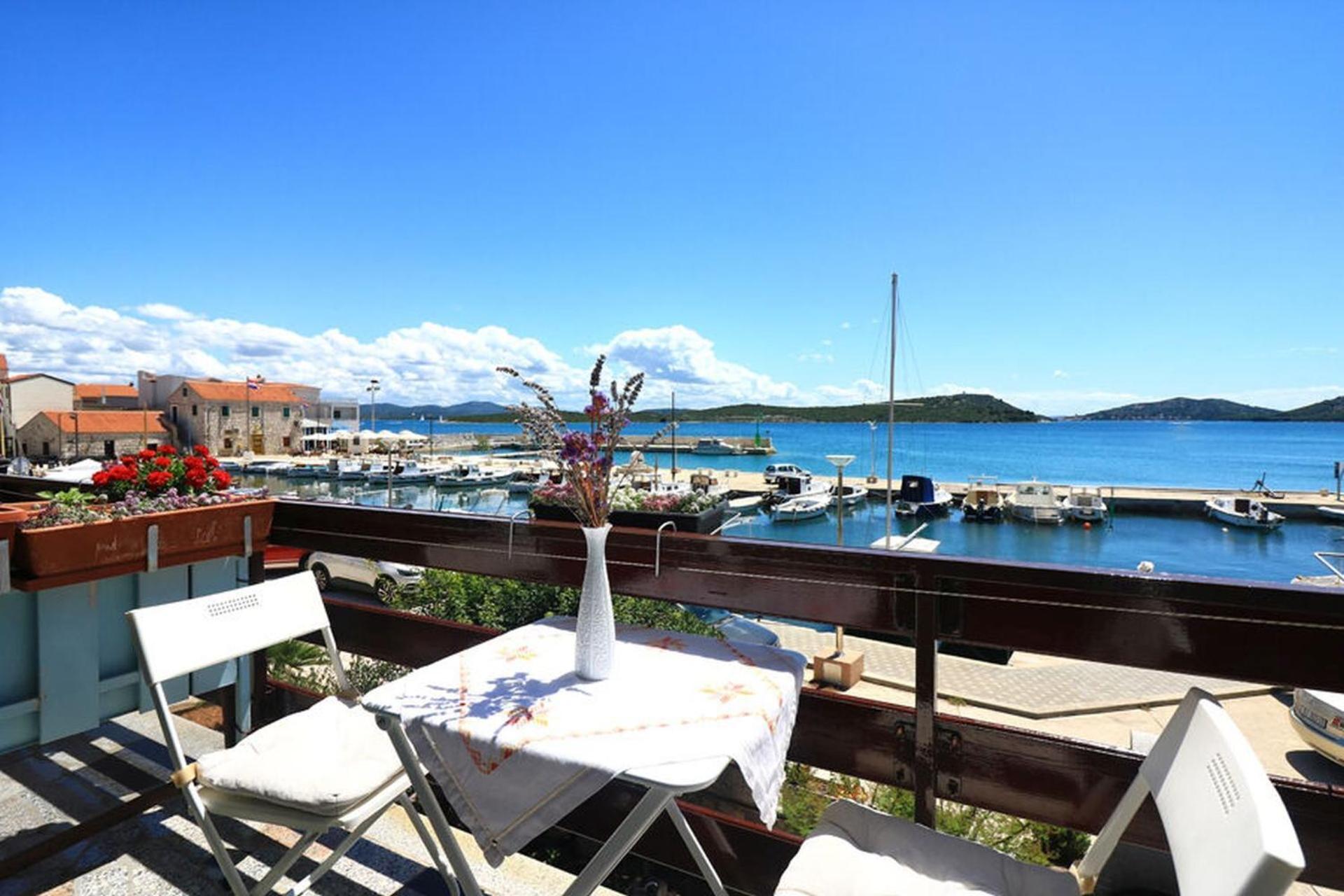 Apartments Mili - Near The Sea And The Centar Of Place Betina  Extérieur photo