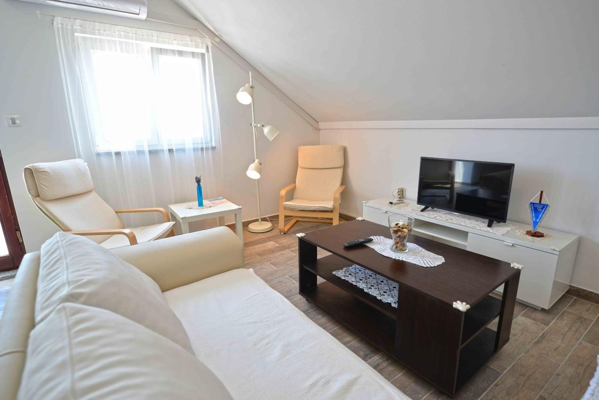Apartments Mili - Near The Sea And The Centar Of Place Betina  Extérieur photo